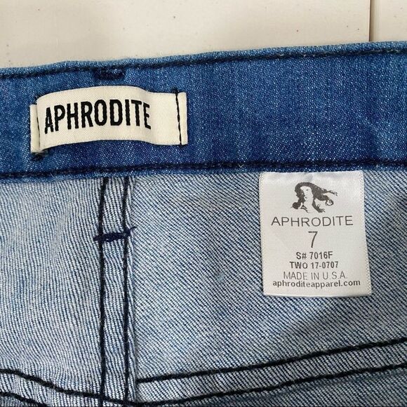 APHRODITE High Rise Ripped Distressed Capris - Picture 7 of 10